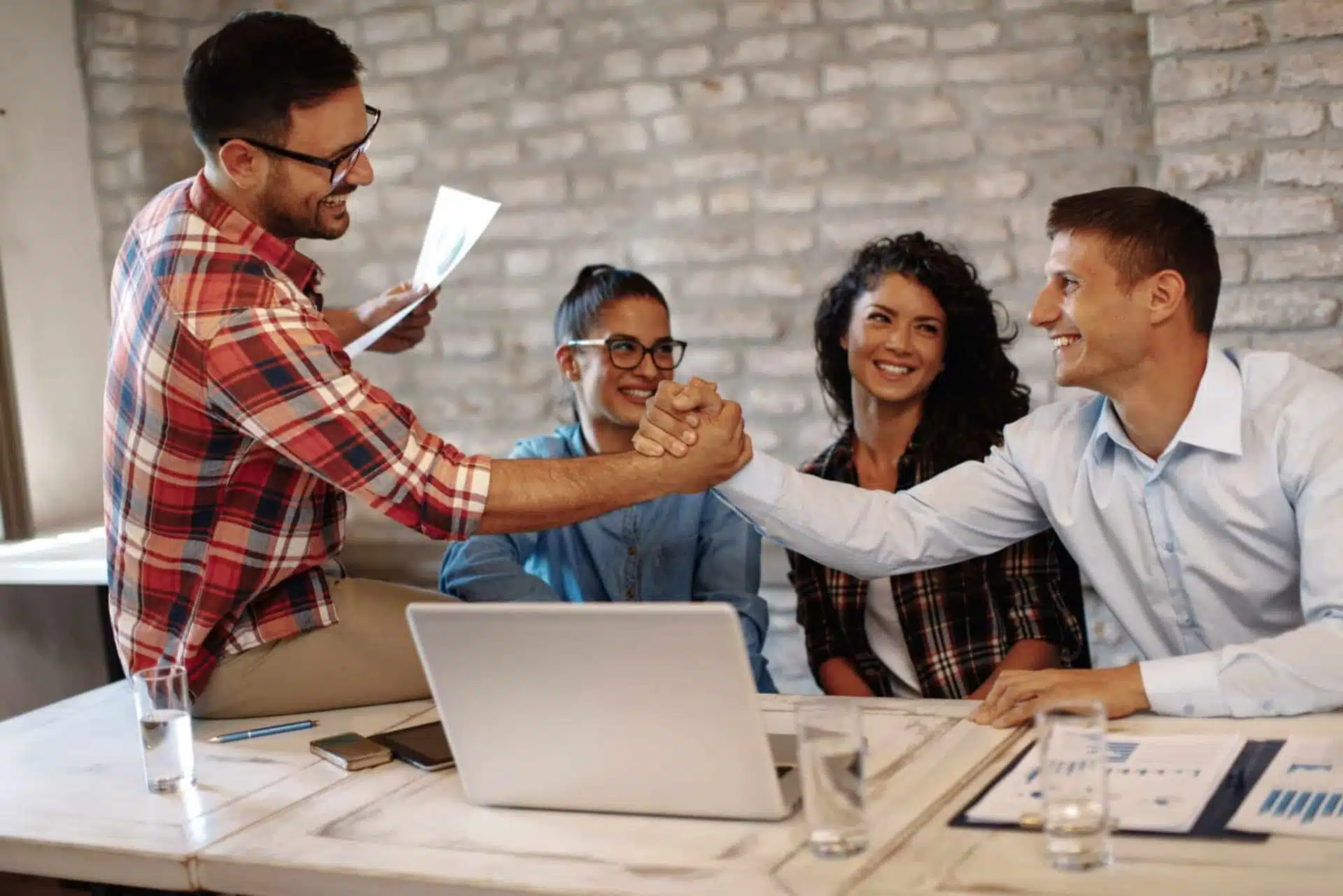 Engagement des employés : comment leur apporter motivation et satisfaction au quotidien