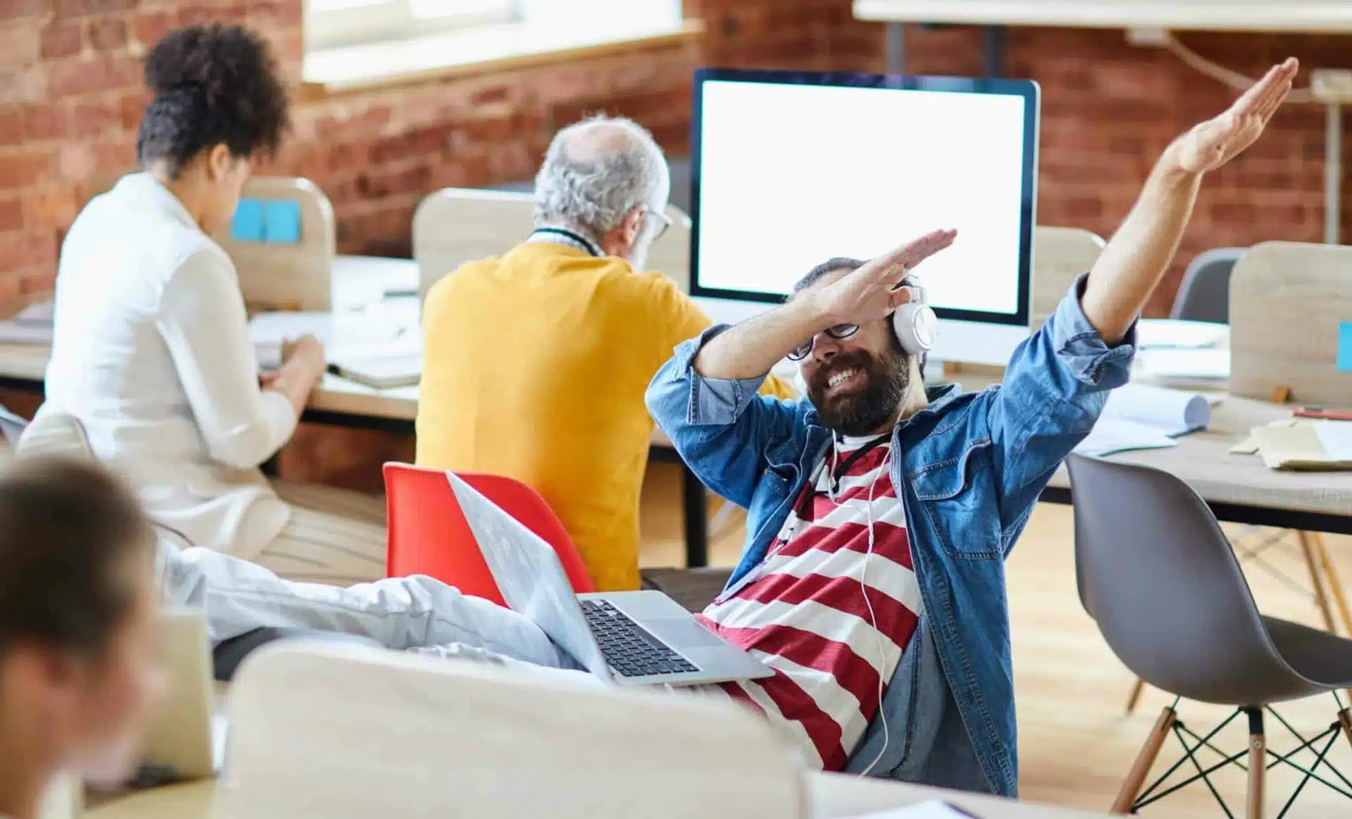 Le choc des générations se vit également au sein des entreprises et les nouvelles générations n’ont pas forcément les mêmes attentes que les anciennes. Voici quelques conseils à prendre en compte lors de l’intégration des plus jeunes !