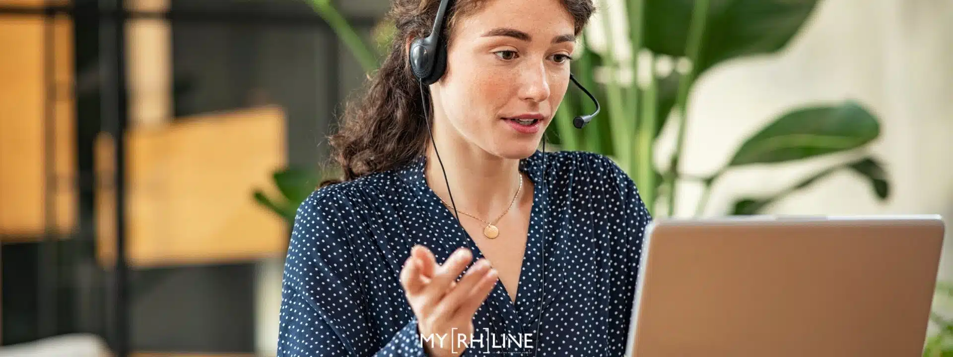 zoom - femme en télétravail