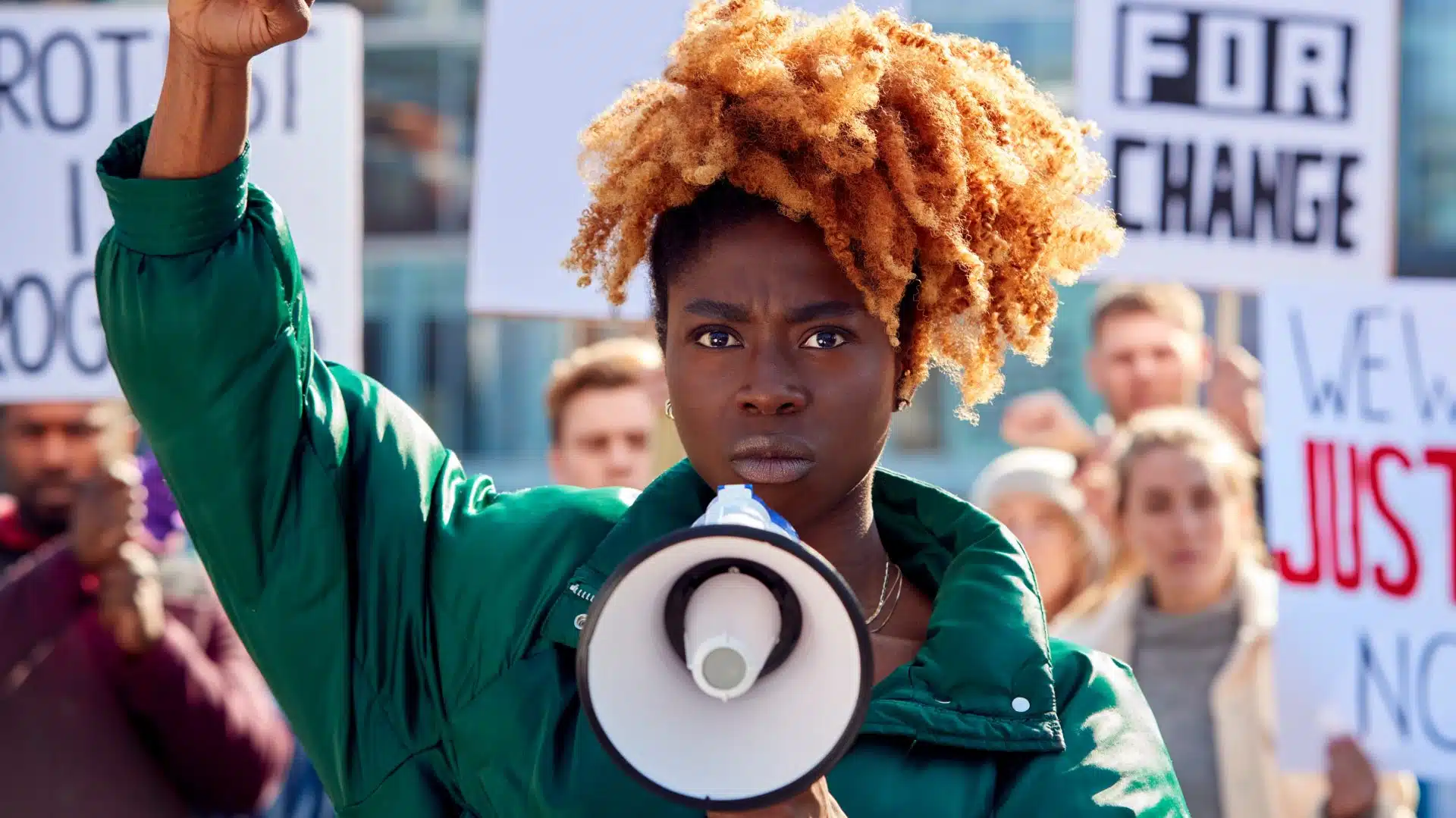 manifestation contre la discrimination capillaire.